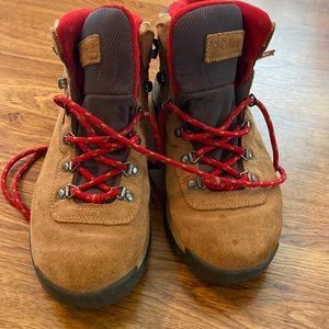 Columbia women’s hiking boots